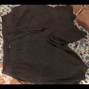 Lululemon t.h.e. Shorts liner size large